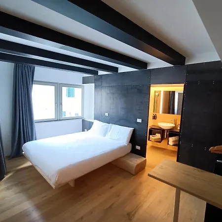 Le Meridiane City Rooms In Trento-2